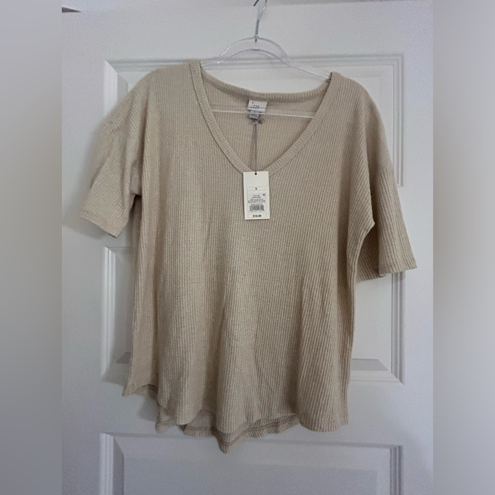 A New Day ribbed v neck size S NWT